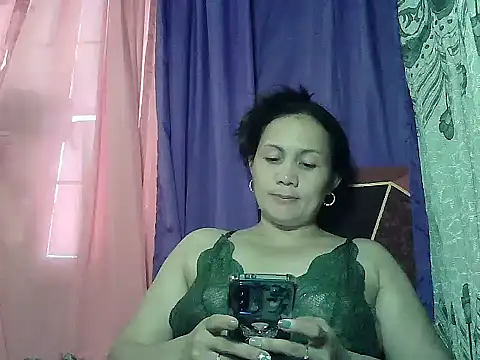 Snapshot of prettymomma24xx chatting on 05/31/26, 03:01 prettymomma24xx online show from 05/31/26, 03:01