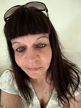 Petitegreeneyez69 online show from 03/16/26, 12:29