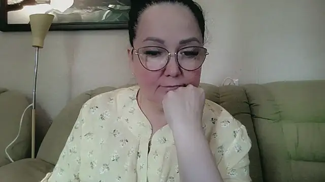 Snapshot of infinity_loveliness chatting on 06/17/26, 07:30 infinity loveliness online show from 06/17/26, 07:30