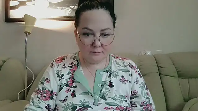 infinity loveliness online show from 04/19/26, 07:31