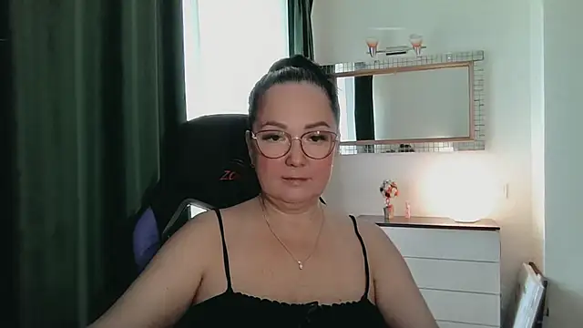 Snapshot of infinity_loveliness chatting on 07/21/26, 07:10 infinity loveliness online show from 07/21/26, 07:10