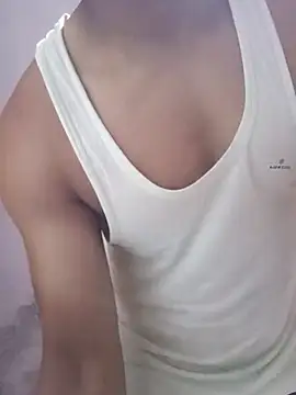 Snapshot of ravi18122 chatting on 07/15/26, 05:09 ravi18122 online show from 07/15/26, 05:09