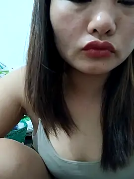 Snapshot of Sweet--Sexy chatting on 04/15/26, 05:17 Sweet--Sexy online show from 04/15/26, 05:17