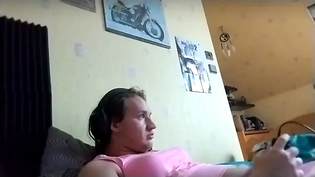 Snapshot of julialafemboy59 chatting on 02/05/26, 02:35 julialafemboy59 online show from 02/05/26, 02:35