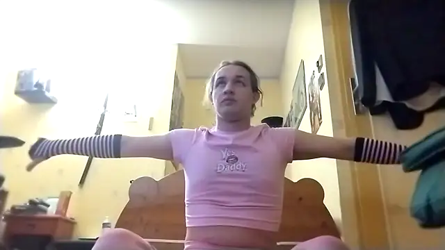 julialafemboy59 online show from 01/12/26, 01:29