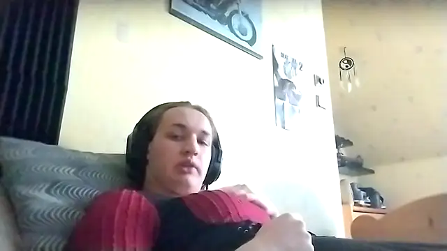 Snapshot of julialafemboy59 chatting on 02/02/26, 01:10 julialafemboy59 online show from 02/02/26, 01:10