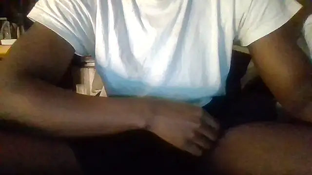 Snapshot of Quuwavve chatting on 02/14/26, 05:07 Quuwavve online show from 02/14/26, 05:07