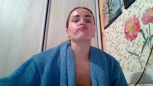 Snapshot of MilfALENKA chatting on 01/11/26, 11:17 MilfALENKA online show from 01/11/26, 11:17