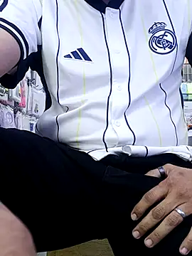 Snapshot of XHeterox chatting on 01/08/26, 08:04 XHeterox online show from 01/08/26, 08:04