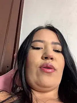 Snapshot of DulcePiink chatting on 02/15/26, 07:46 DulcePiink online show from 02/15/26, 07:46