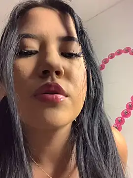 Snapshot of DulcePiink chatting on 03/30/26, 08:10 DulcePiink online show from 03/30/26, 08:10