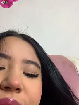 Snapshot of DulcePiink chatting on 03/08/26, 08:34 DulcePiink online show from 03/08/26, 08:34