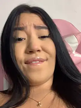 Snapshot of DulcePiink chatting on 02/14/26, 07:47 DulcePiink online show from 02/14/26, 07:47