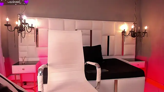 Snapshot of MAGIC_ISIS_ chatting on 02/21/26, 04:47 MAGIC ISIS online show from 02/21/26, 04:47