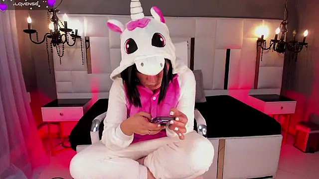 Snapshot of MAGIC_ISIS_ chatting on 02/28/26, 04:23 MAGIC ISIS online show from 02/28/26, 04:23