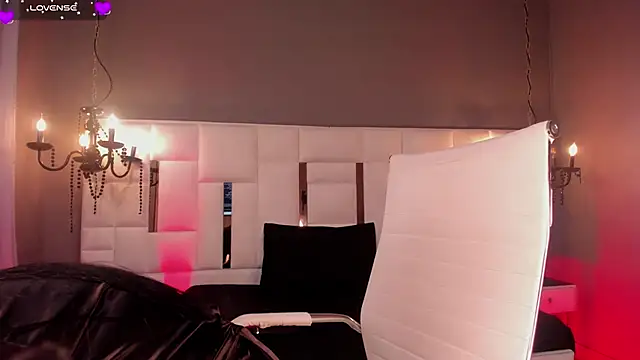 Snapshot of MAGIC_ISIS_ chatting on 03/04/26, 04:31 MAGIC ISIS online show from 03/04/26, 04:31