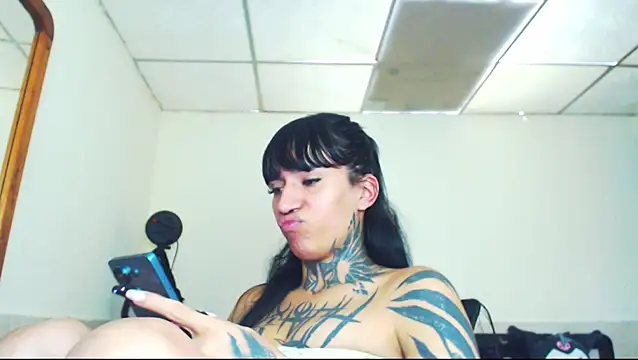 Snapshot of jazmin_wolf chatting on 05/29/26, 05:08 jazmin wolf online show from 05/29/26, 05:08