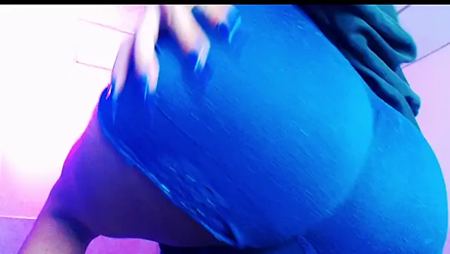 Snapshot of jazmin_wolf chatting on 02/15/26, 12:37 jazmin wolf online show from 02/15/26, 12:37