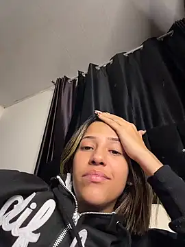 vicky bass  online show from 06/16/26, 02:55