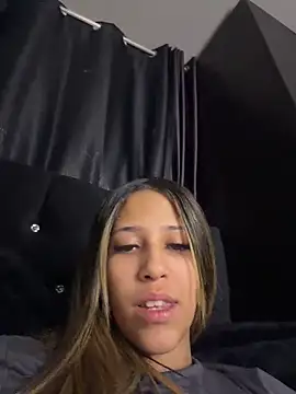 vicky bass  online show from 04/11/26, 02:30