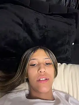 vicky bass  online show from 04/05/26, 02:18