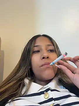 vicky bass  online show from 05/05/26, 03:20