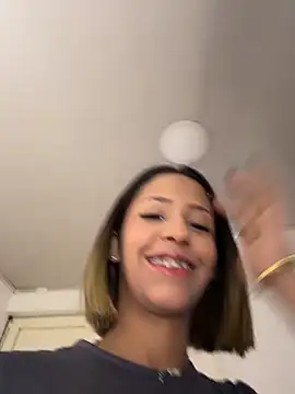 vicky bass  online show from 06/06/26, 01:22
