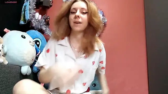 TiaraHenegan online show from 01/12/26, 07:04