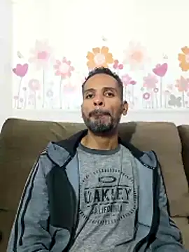 Snapshot of moreno_alpha_br chatting on 06/04/26, 01:43 moreno alpha br online show from 06/04/26, 01:43