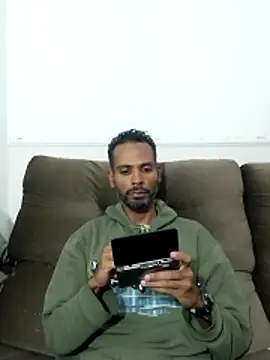 Snapshot of moreno_alpha_br chatting on 06/14/26, 03:57 moreno alpha br online show from 06/14/26, 03:57