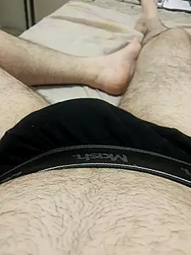 Snapshot of rolaaa2000 chatting on 02/18/26, 01:36 rolaaa2000 online show from 02/18/26, 01:36