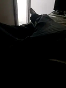 Snapshot of rolaaa2000 chatting on 02/04/26, 11:22 rolaaa2000 online show from 02/04/26, 11:22