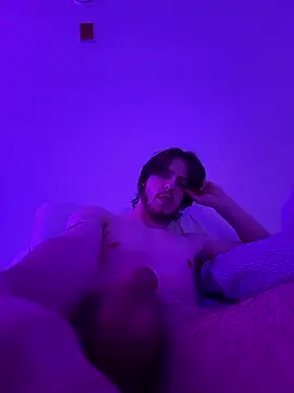 Snapshot of YummyDin chatting on 01/14/26, 06:28 YummyDin online show from 01/14/26, 06:28