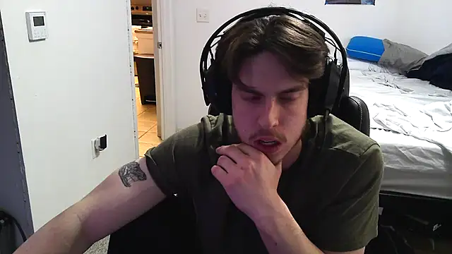 Snapshot of YummyDin chatting on 03/03/26, 06:59 YummyDin online show from 03/03/26, 06:59