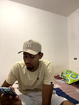 Snapshot of youngalexofficial chatting on 01/18/26, 05:33 youngalexofficial online show from 01/18/26, 05:33