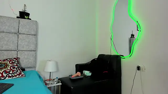 hazel slim online show from 01/05/26, 06:33