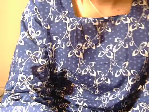 Snapshot of hina_001 chatting on 01/15/26, 06:39 hina 001 online show from 01/15/26, 06:39