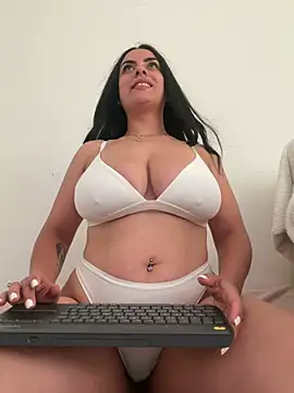 Snapshot of Marisa_ass chatting on 07/12/26, 06:31 Marisa ass online show from 07/12/26, 06:31