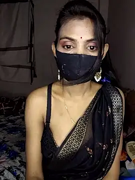 Snapshot of rani_coupleee chatting on 05/21/26, 04:37 rani coupleee online show from 05/21/26, 04:37