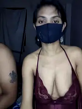Snapshot of rani_coupleee chatting on 04/24/26, 05:37 rani coupleee online show from 04/24/26, 05:37
