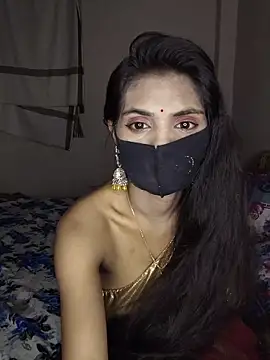 Snapshot of rani_coupleee chatting on 05/20/26, 04:26 rani coupleee online show from 05/20/26, 04:26