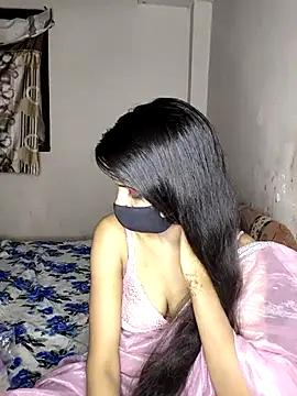 Snapshot of rani_coupleee chatting on 05/03/26, 04:43 rani coupleee online show from 05/03/26, 04:43