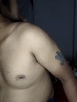 Snapshot of rani_coupleee chatting on 03/04/26, 05:10 rani coupleee online show from 03/04/26, 05:10