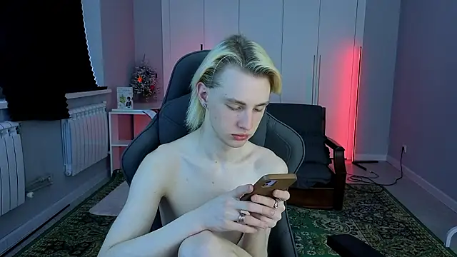 lucidangelok1 online show from 03/25/26, 04:23