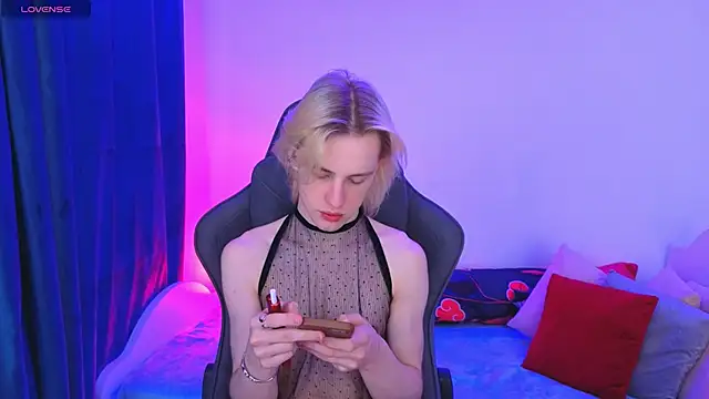 lucidangelok1 online show from 04/24/26, 08:05