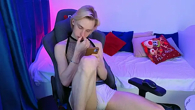 lucidangelok1 online show from 04/11/26, 06:10