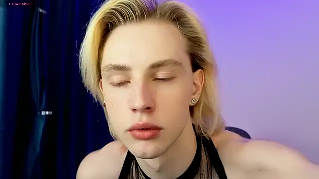 lucidangelok1 online show from 04/10/26, 07:26