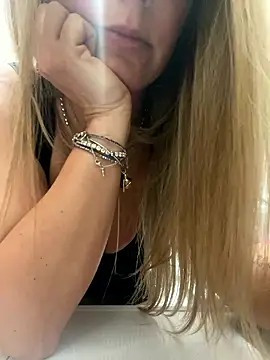 Kikkarella123 online show from 01/09/26, 09:44