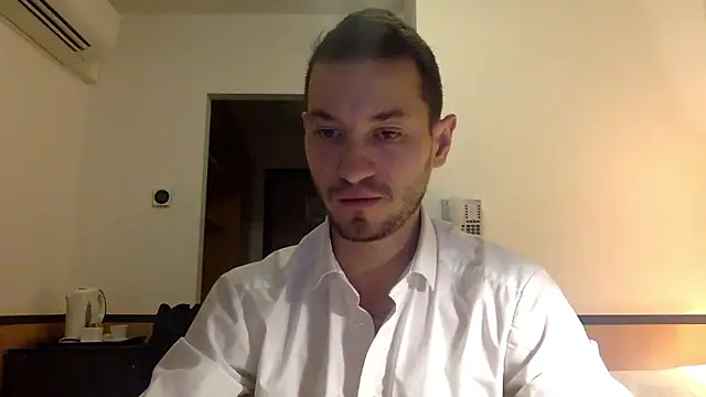 batschi0512 online show from 01/15/26, 10:57