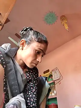 lodhi8080 online show from 02/08/26, 08:23